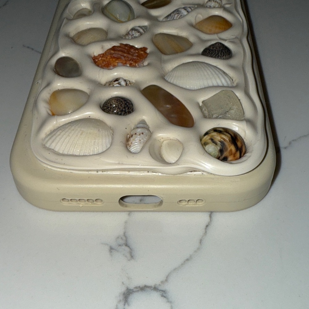 MEMOR Shell Pattern iPhone 14 PRO Case - Cream - Picture 5 of 11